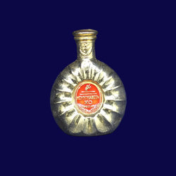 Rémy Martin XO Special Cognac Pin Badge – Vintage Bottle‑Shaped Design