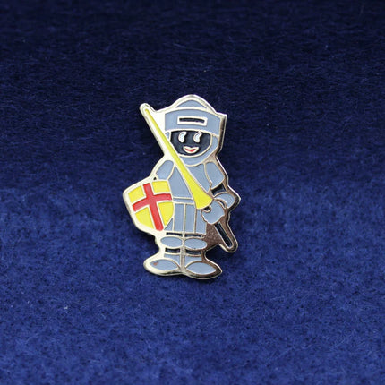 1996 Robertson’s Golly Knight Badge – Vintage Enamel Pin Badge Collectible
