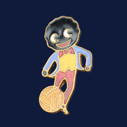 1970s Golly Footballer Enamel Badge – No Backstamp