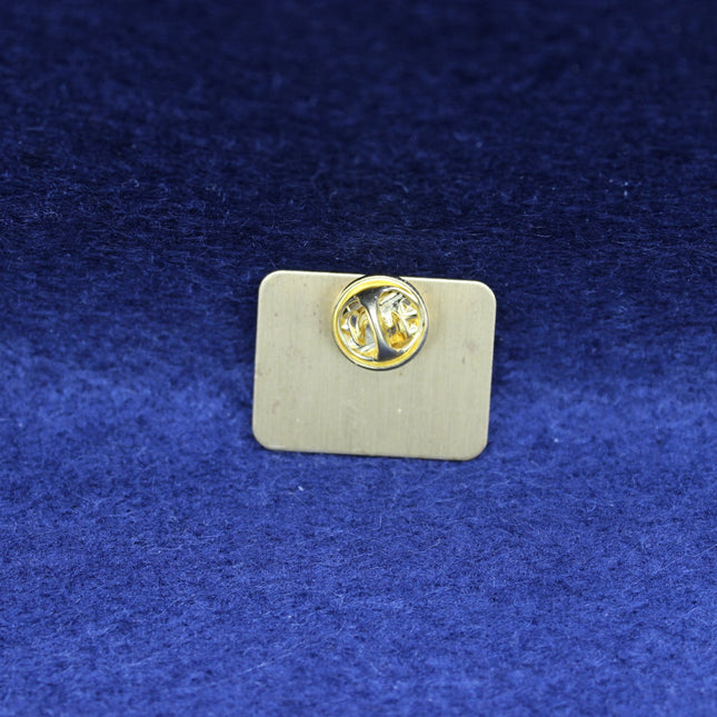 Gordon’s Gin Promotional Badge Rear  – Vintage Advertising