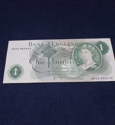 Queen Elizabeth One Pound Note Collectable Money Prefix HN42