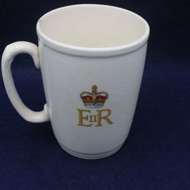 White mug with 'E III R' emblem on a blue background