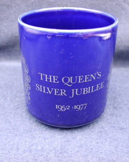 Vintage 1977 Queen Elizabeth Silver Jubilee Collectors Mug