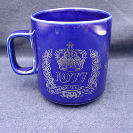 Vintage 1977 Queen Elizabeth Silver Jubilee Collectors Mug