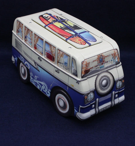Model of a vintage bus with detailed design on a dark background