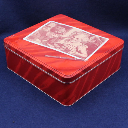 Retro‑Styled Biscuit Tin – Colourful Geometric Pattern Kitchen Storage