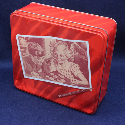 Retro Style Picture n a biscuit tin