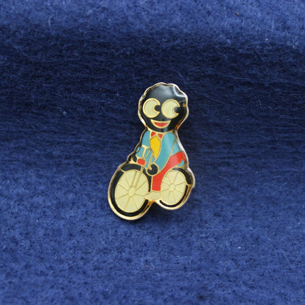 Robertson’s 1980 Golly Cyclist Badge – Bubble Finish, No Backstamp