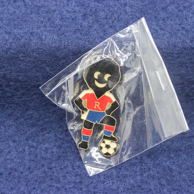 Robertson’s 1994 Footballer Golly Badge — Backstamped, Factory Sealed 
