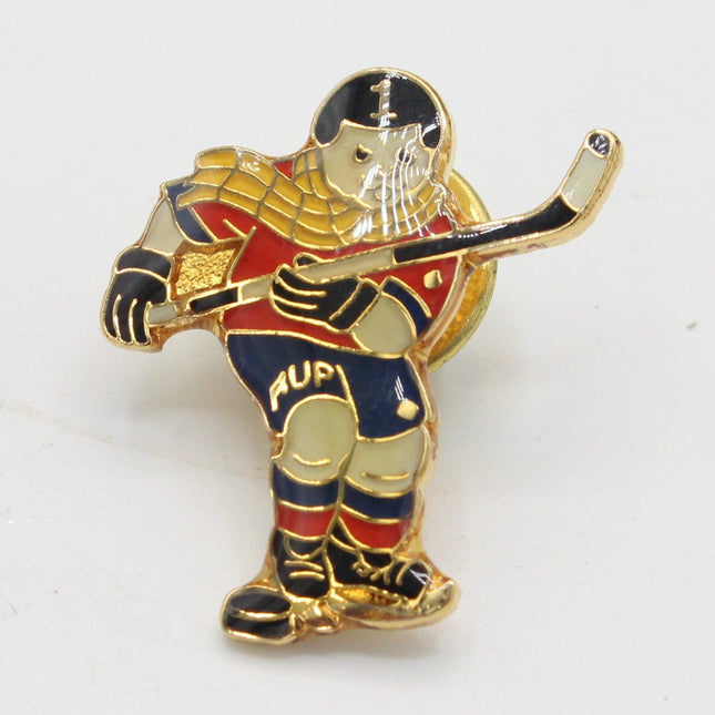 Rupert Bear Enamel Badge – Rupert Ice Hockey