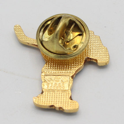 Rupert Bear Enamel Badge – Rupert Ice Hockey