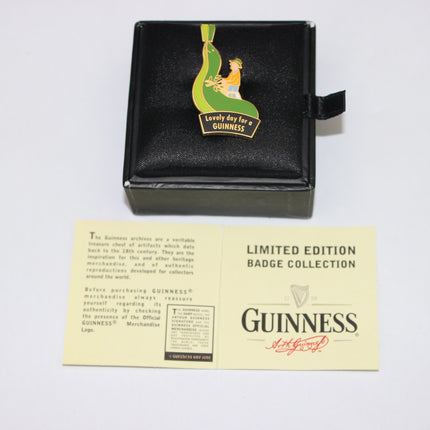 Topiary Sealion – Guinness Limited Edition Badge (2002)