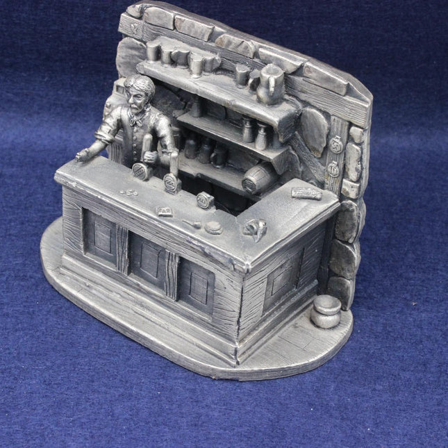 Vintage Tudor Mint Publican 6023 pewter figurine with fine detailing and classic tavern character. A sought‑after collectable for Tudor Mint and fantasy pewter fans.