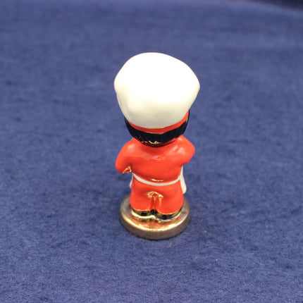 A charming Carltonware Series 2 Limited Edition figurine – The Bake
