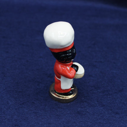 A charming Carltonware Series 2 Limited Edition figurine – The Bake