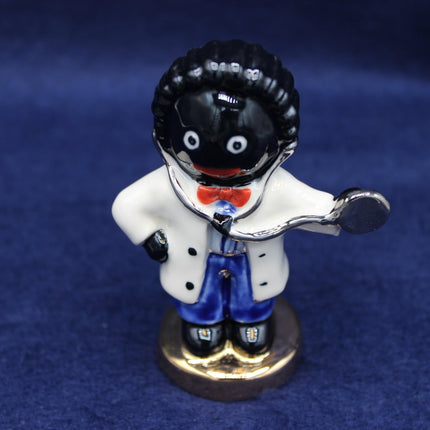 A finely produced Carltonware Series 2 Limited Edition figurine – The Doctor, supplied with its original box and Certificate of Authenticity.