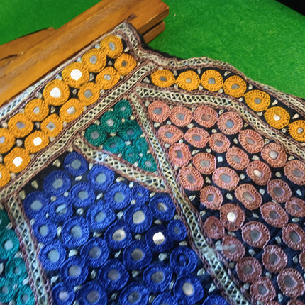Vintage Hand‑Embroidered Bharat Bag – Wooden Handle