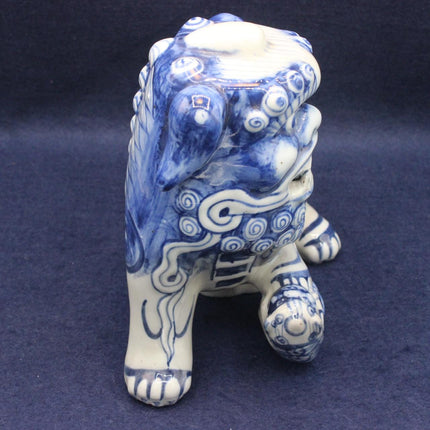 Blue & White Ceramic Foo Dogs – Traditional Chinese Guardian Lions (Pair)