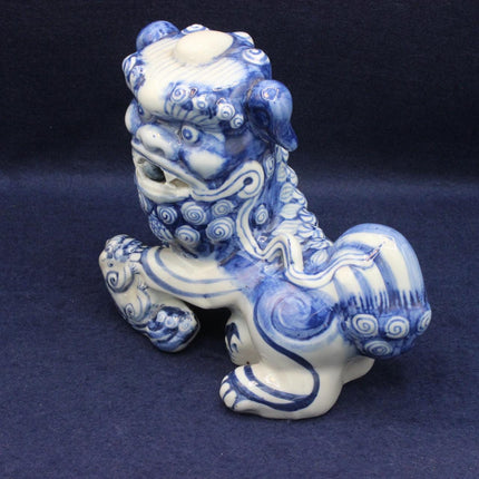 Blue & White Ceramic Foo Dogs – Traditional Chinese Guardian Lions (Pair)