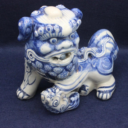 Blue & White Ceramic Foo Dogs – Traditional Chinese Guardian Lions (Pair)