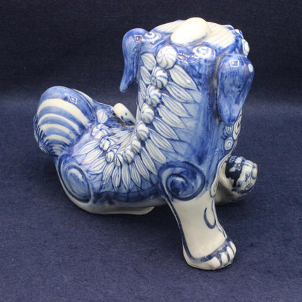 Blue & White Ceramic Foo Dogs – Traditional Chinese Guardian Lions (Pair)