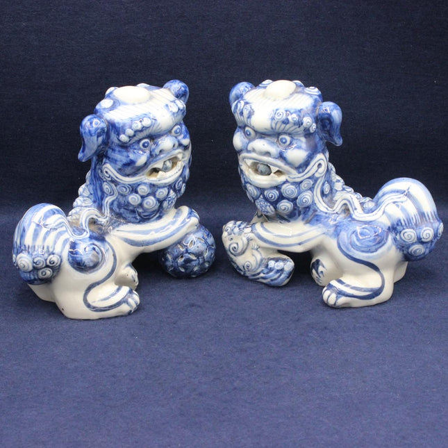 Blue & White Ceramic Foo Dogs – Traditional Chinese Guardian Lions