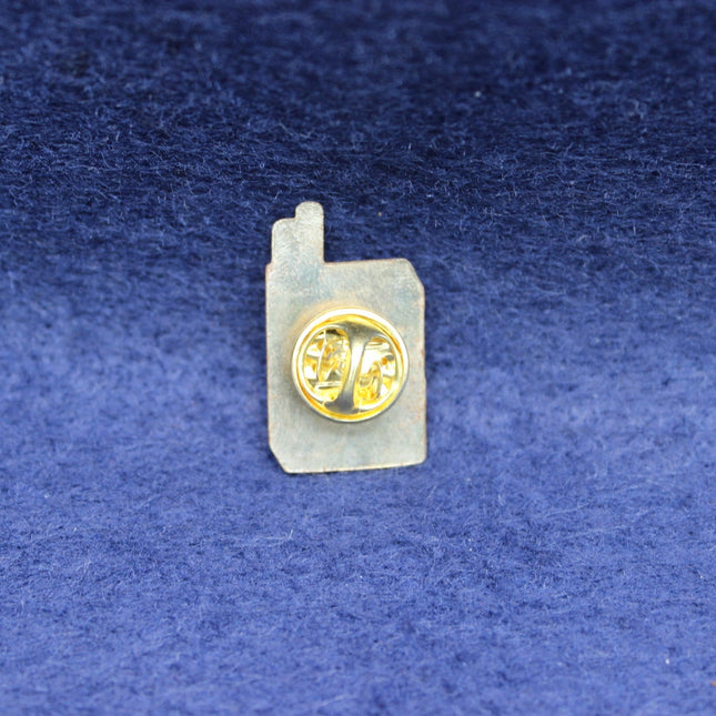 Winston Cigarettes Pack Pin Badge – Vintage Red & White King Size Design