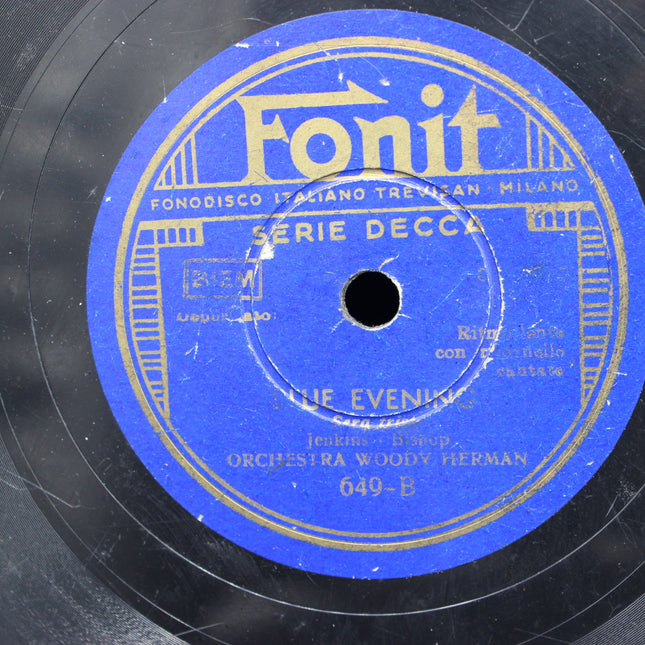 Record label with 'Fonit' branding on a vinyl record